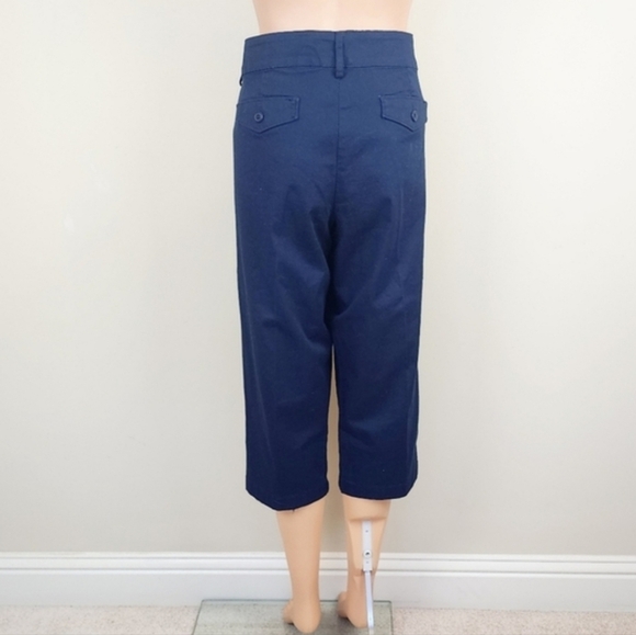 Lee Natural Fit Just Below The Waist Capri Pants - Picture 3 of 9